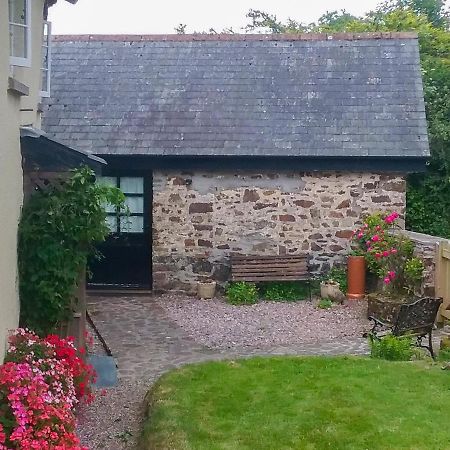 Villa The Old Workshop Knowstone Exterior foto