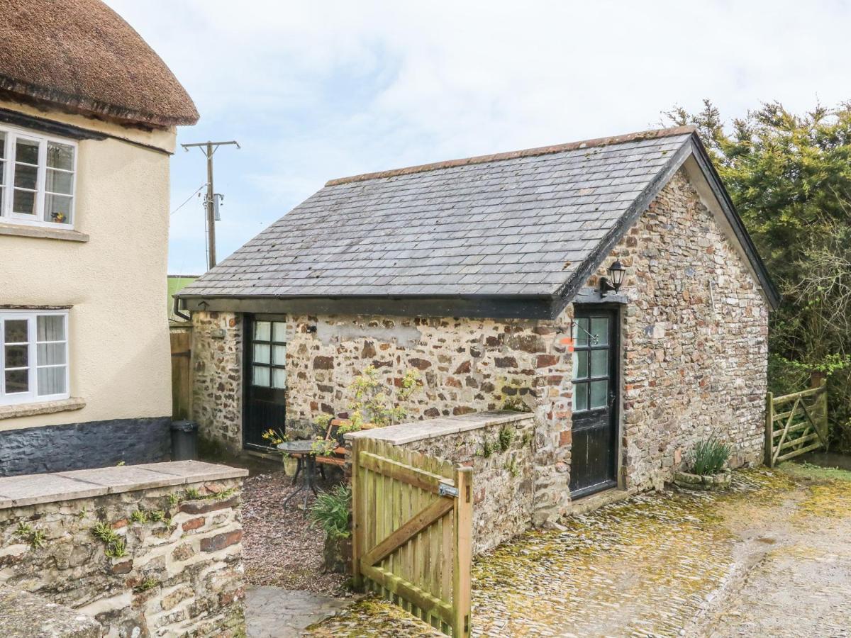 Villa The Old Workshop Knowstone Exterior foto